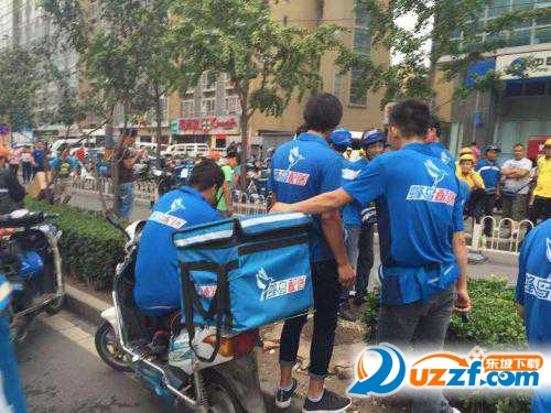 美团饿了么员工打群架视频|美团饿了么员工打