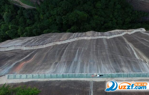 万佛山玻璃栈道图片